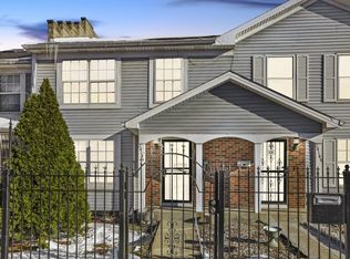 2414 W Harrison St, Chicago, IL 60612