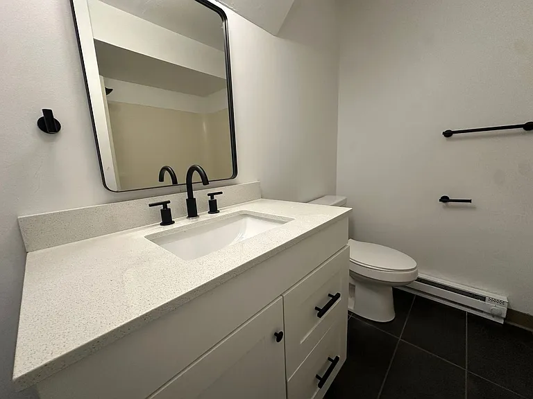 University Park Apartments near Cornell University — Photo 605