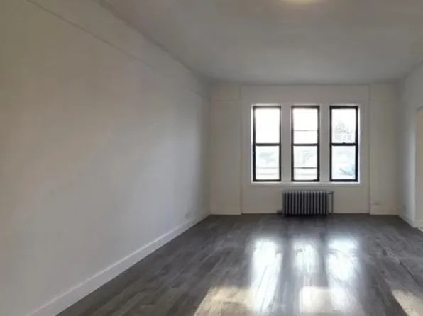 117-14 Union Turnpike image 1 of 9