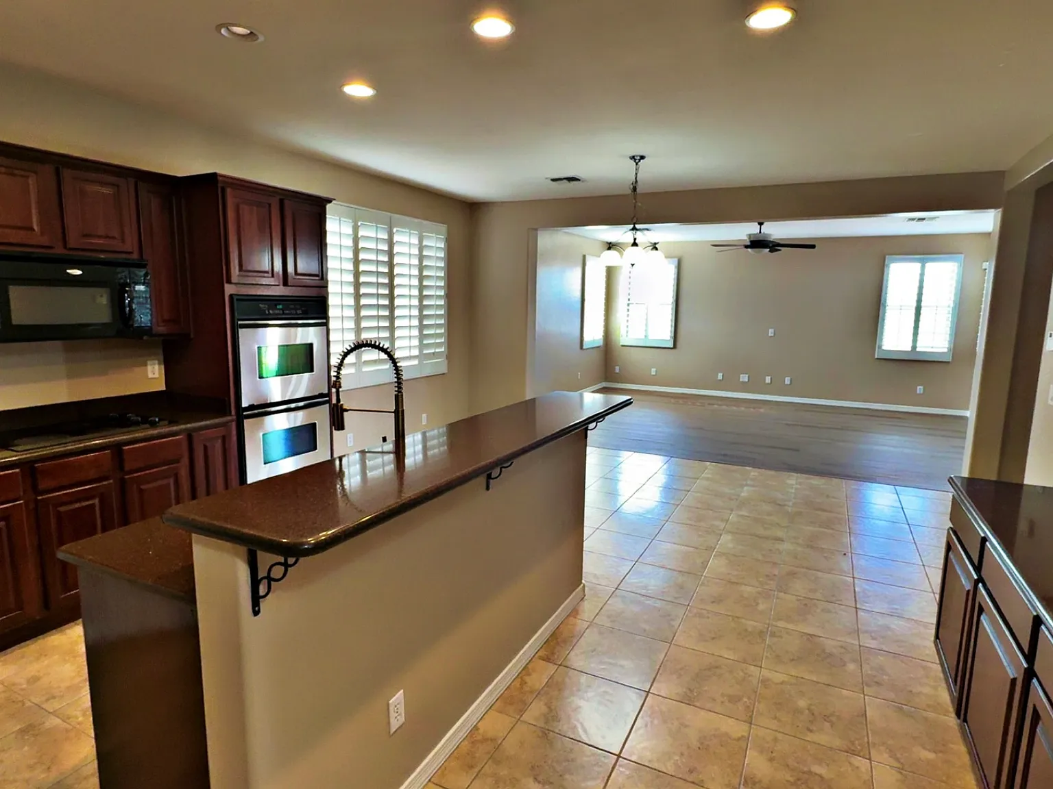 22776 W Ashleigh Marie Dr — Photo 3