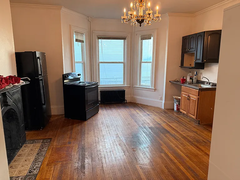 17 Harrison St #B — Photo 6