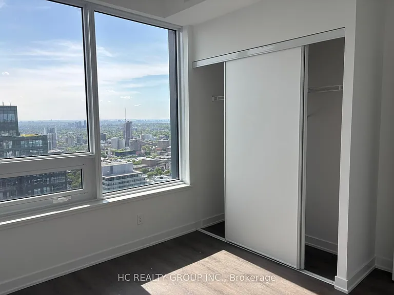 8 Wellesley St W #5201 — Photo 3