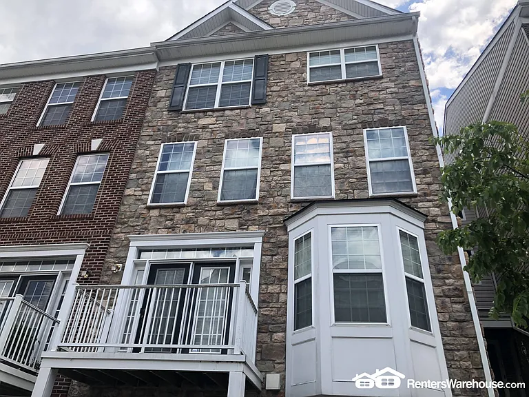 3511 Carriage Walk Ln — Photo 1