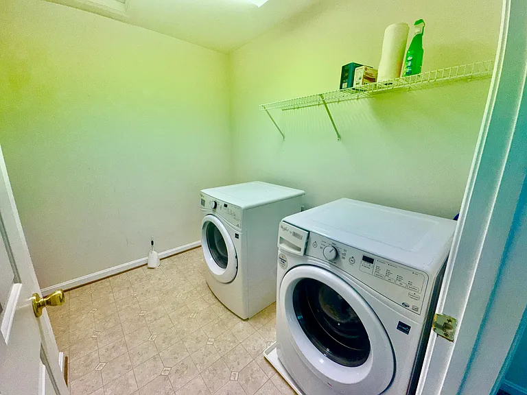 Upper level laundry room