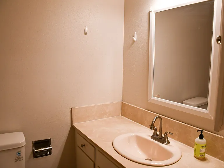 522 E Collins Ave — Photo 38