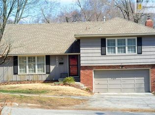 10811 Oak St, Kansas City, MO 64131