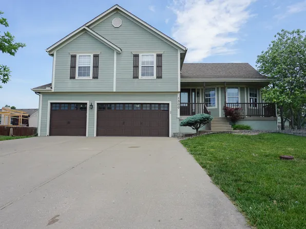 1300 SE Princeton Pl, Lees Summit, MO