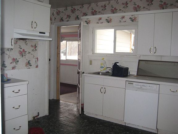 3rd image of 2327 W Euclid Ave