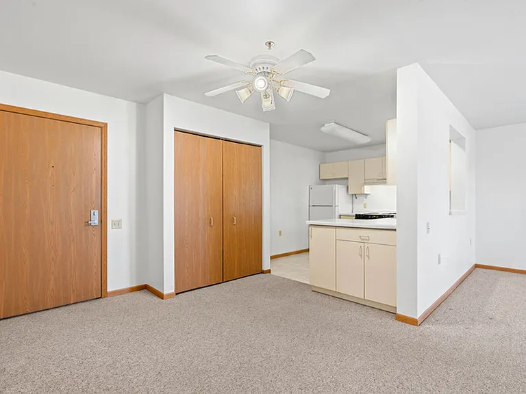 1085 Jaystone Ter — Photo 7