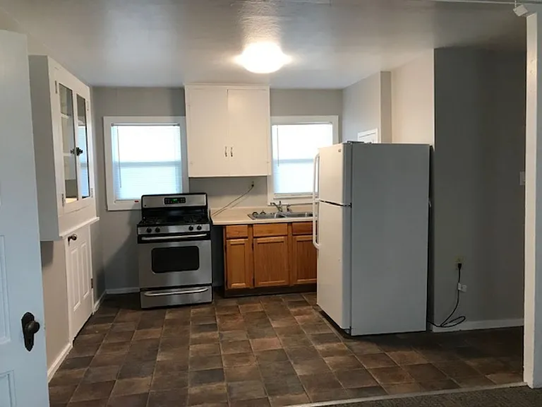 1591 Zener St — Photo 1