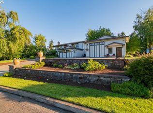 24752 NE Prairie View Dr, Aurora, OR 97002