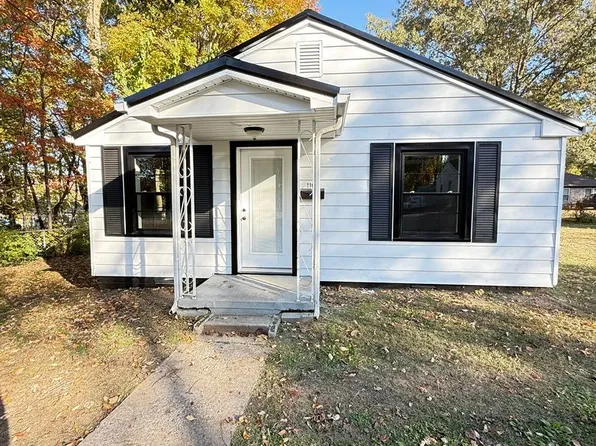 110 Meek St, Martin, TN 38237