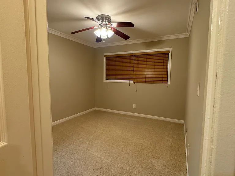 1817 Beloit Ave #14 — Photo 9