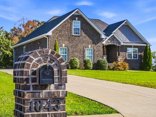1043 Founders Ln, Portland, TN 37148