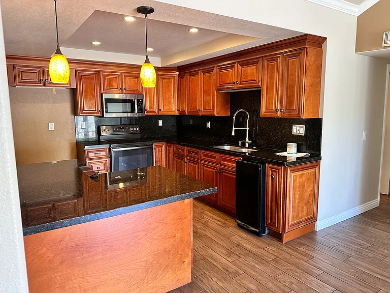 22540 Jeffrey Mark Ct #5 — Photo 29