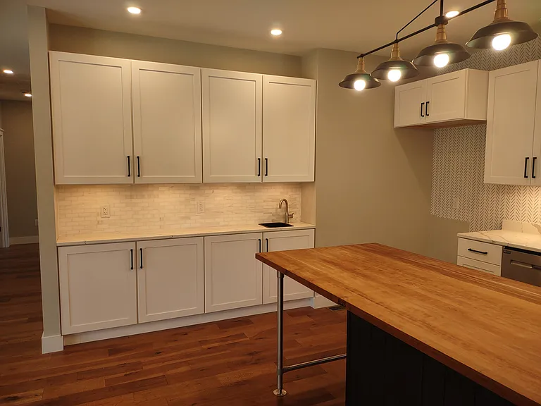 302 W Crawford Ave — Photo 3