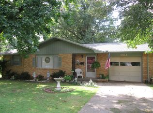 1214 Admiral Pl, Monett, MO 65708