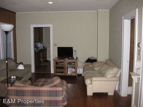 5th image of 207 15th Ave S