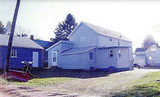 5th image of 320 King St