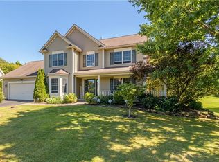 546 Dunnbridge Dr, Webster, NY 14580