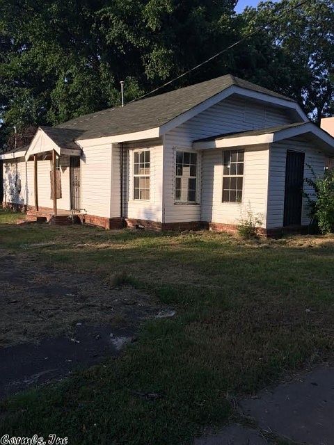 1st image of 723 W 16th St