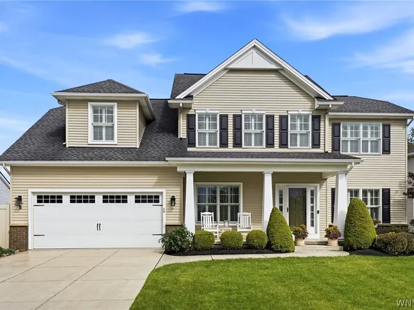 5 Parliament Ln, Lancaster, NY 14086