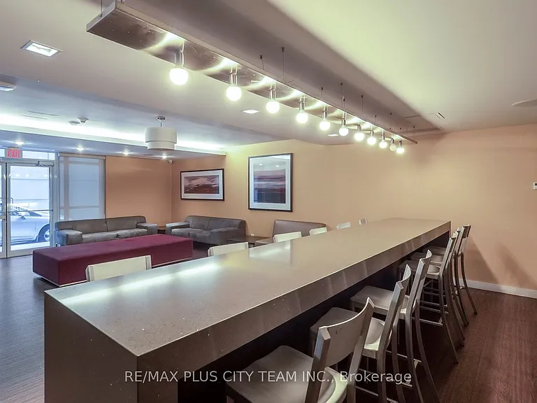 5 Hanna Ave #434 — Photo 37