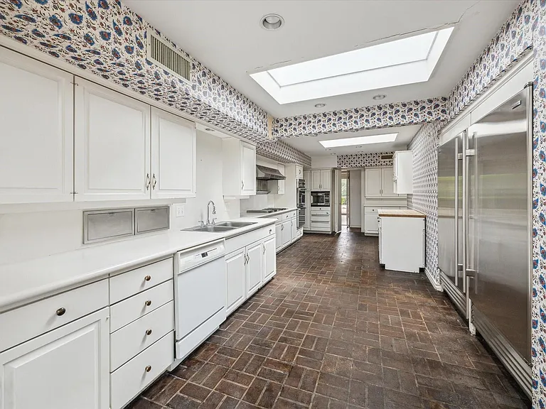 626 Rocky River Rd — Photo 17