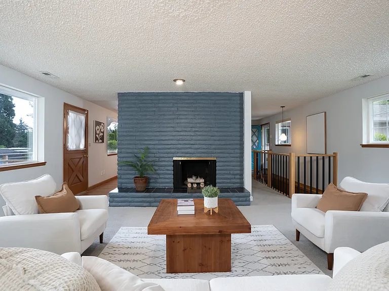1045 Sunrise Ln — Photo 10