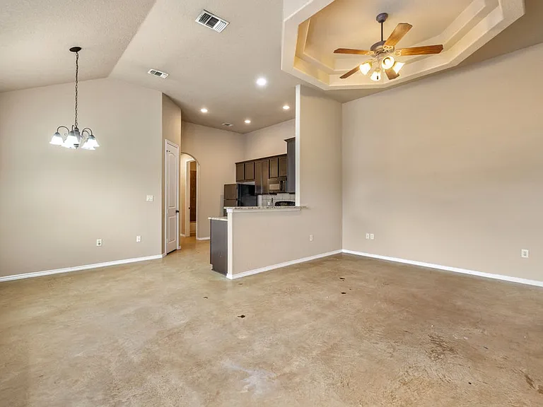 216 Stone Gate Dr — Photo 5
