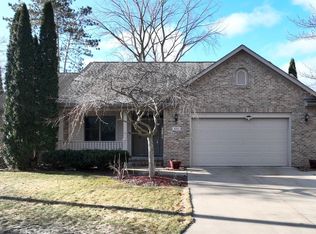 4211 Stonegate Dr, Midland, MI