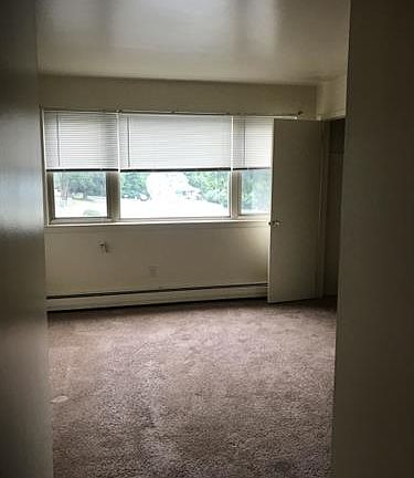 4th image of 25 Fairview Ave APT B27