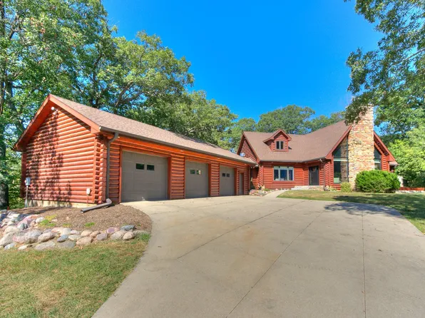 32564 Wildwood Dr, Adel, IA 50003