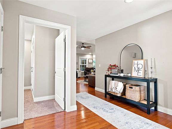 4th image of 1117 W Polk Ave