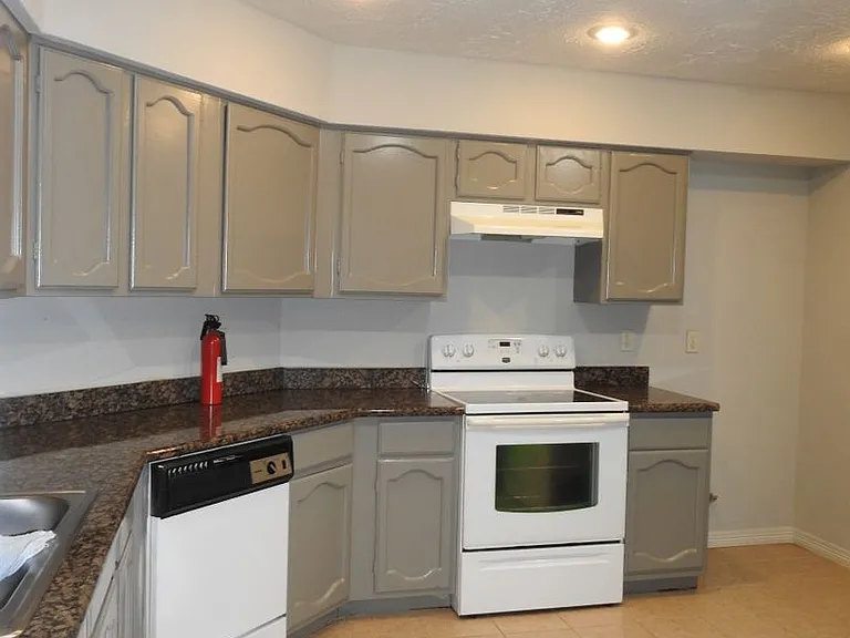 19902 Bishops Gate Ln — Photo 4