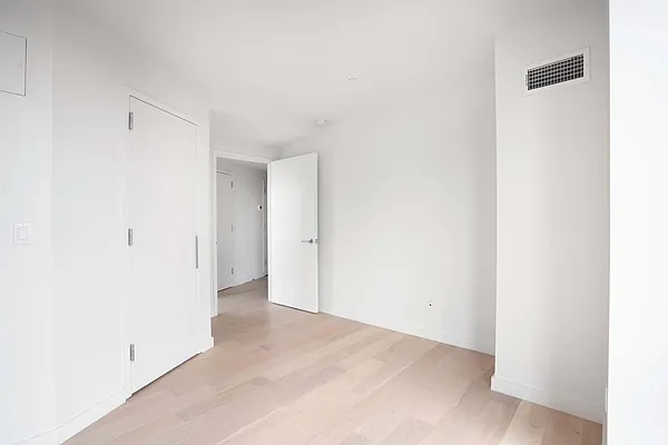 Rented by Cyberapts Management | media 12