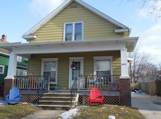 2017 Charles St, Racine, WI 53402