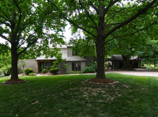 49 Lakewood Dr, Glen Carbon, IL