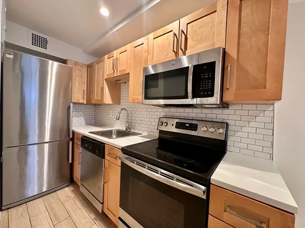 90-32 53rd Ave #B1, Elmhurst, NY 11373
