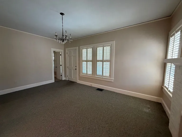 1541 Ebenezer Rd — Photo 5