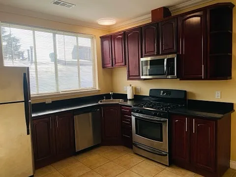 2 bed, 800 sqft, $2,950 — Photo 3