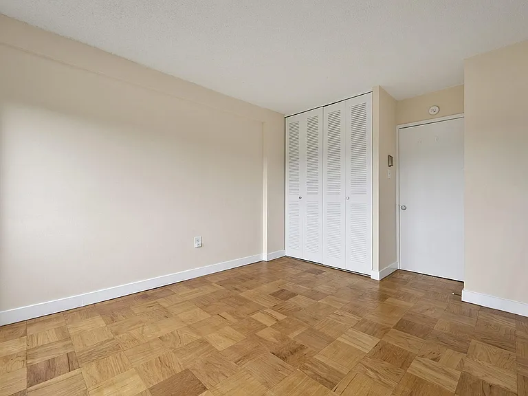 1301 Delaware Ave SW #812 — Photo 17