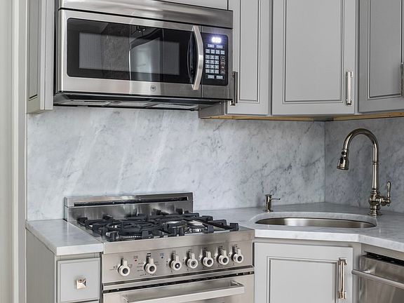 3rd image of 84 Horatio St APT 1B