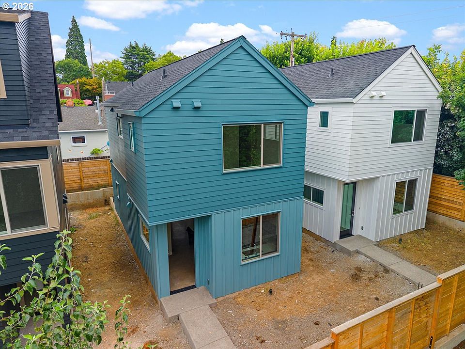 1st image of 4116 SE Franklin St