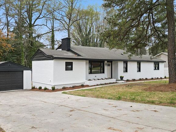 2nd image of 1914 Crescent Drive