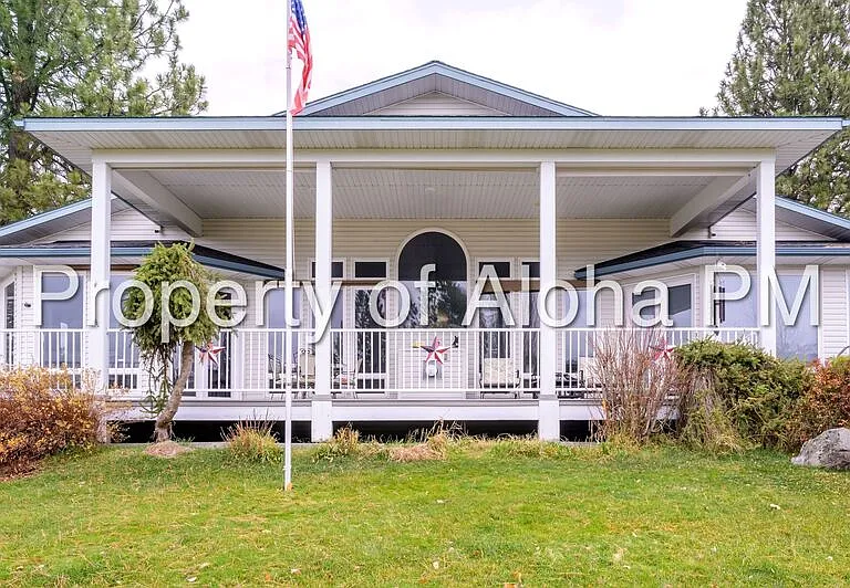 108 Lakeshore Dr — Photo 1