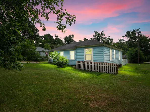 813 Kings Rd, Leesville, LA 71446