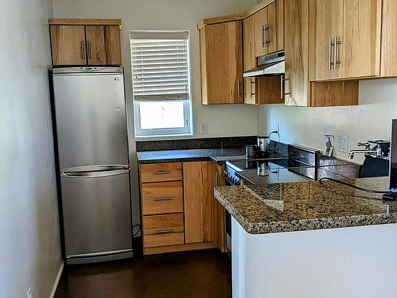 4th image of 1612B Jay St #1/2