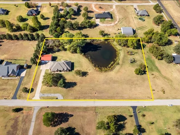 813 S Spring Ln, Blanchard, OK 73010