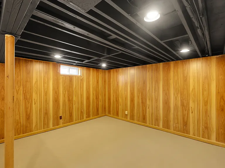 8605 Amerivan Dr — Photo 40